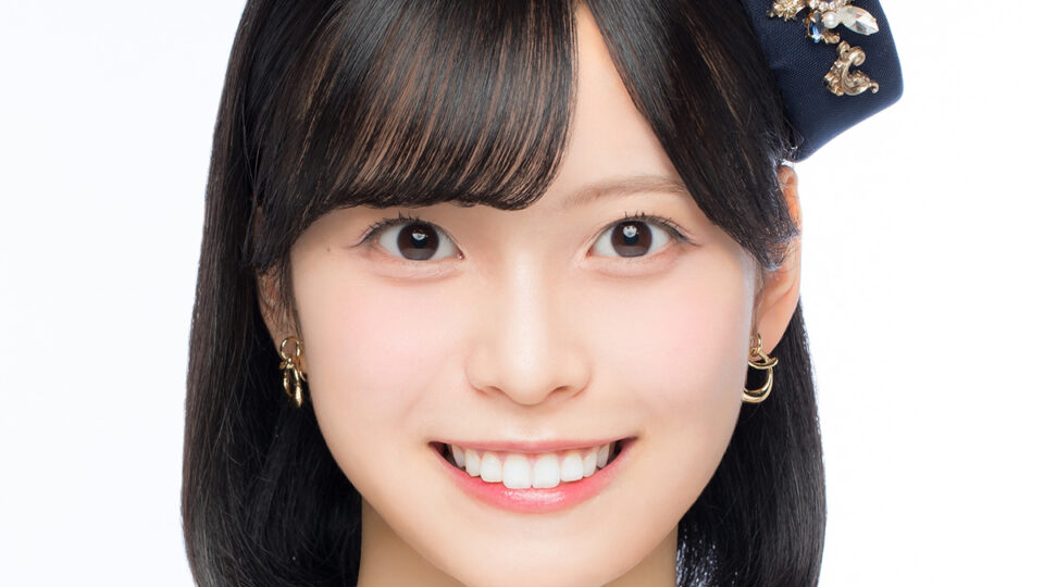 AKB48 18期生の新井彩永公式プロフィール写真
