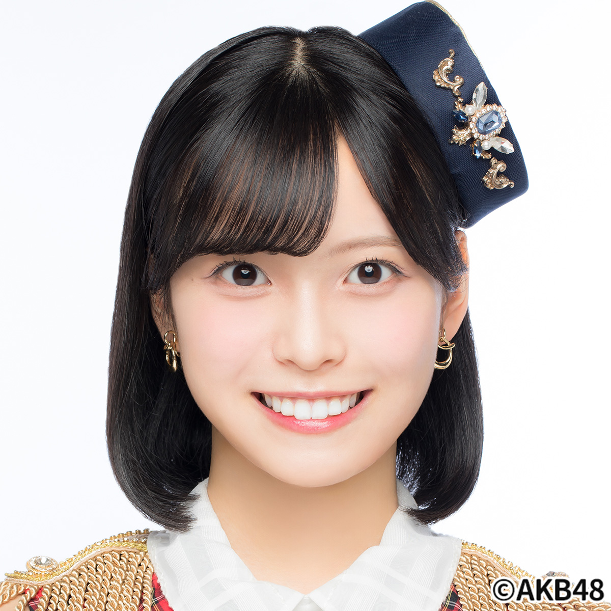 AKB48 18期生の新井彩永公式プロフィール写真