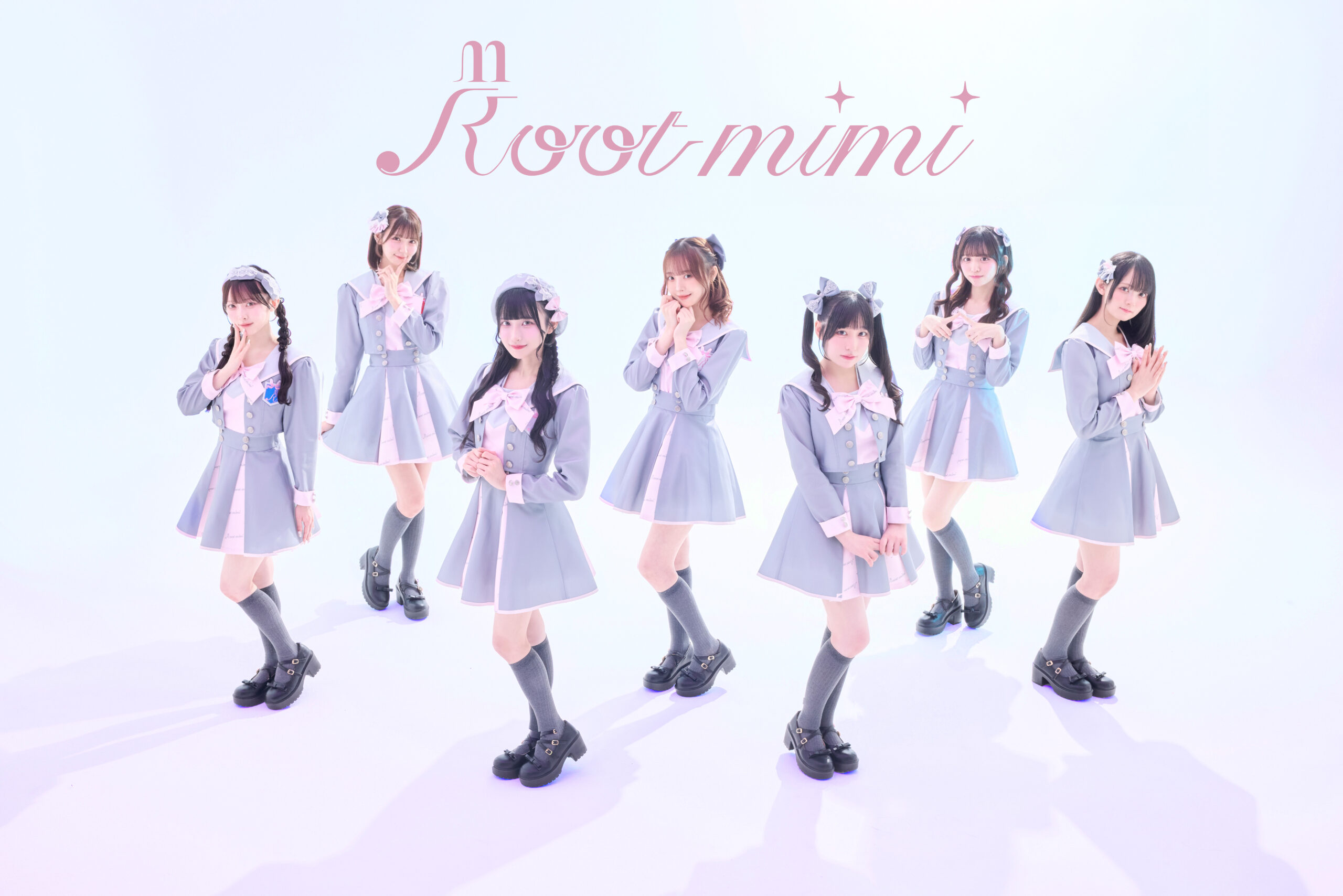 Root mimiの現行メンバー7人が並ぶ公式集合写真